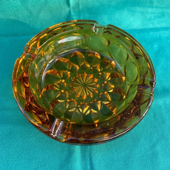 Vintage Anchor Hocking 6" Ashtray Amber Glass Fairfield Starburst MCM Retro 70's - Picture 1 of 3
